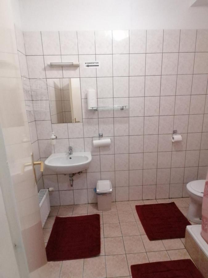 Guest house Centrum Etterem Es Panzio Oriszentpeter