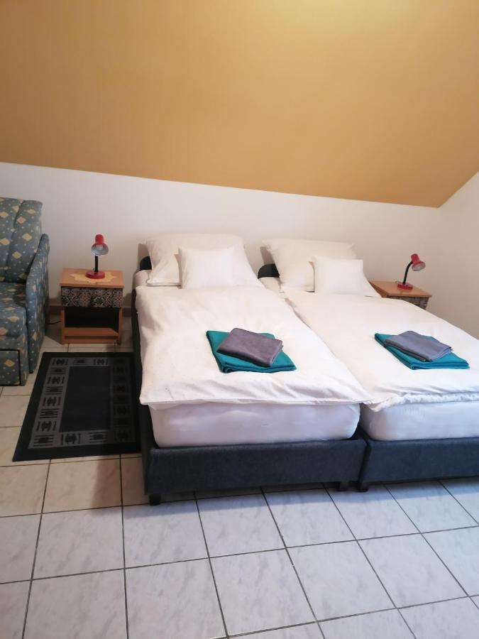 Guest house Centrum Etterem Es Panzio Oriszentpeter